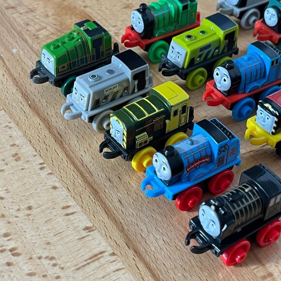 Thomas & Friends Toy Trains MINIS Mixed Train Lot - Picture 2 of 6